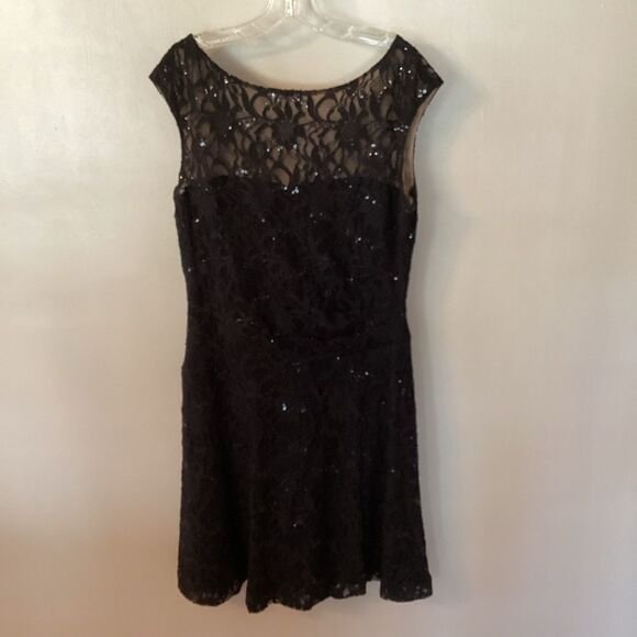 LAUREN RALPH LAUREN 14 CLASSIC BLACK FIT AND FLARE SLEEVELESS LACE SEQUIN DRESS - Picture 2 of 6